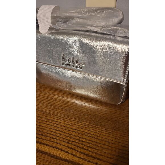 Nicole Miller Silver Bag Small‎ Short Shoulder Strap New - Picture 3 of 4